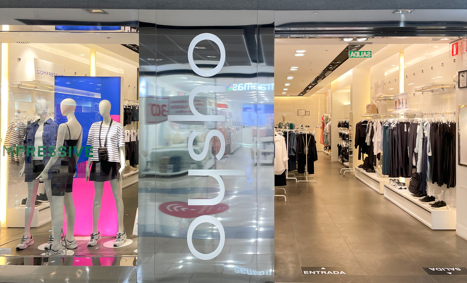 Oysho store front